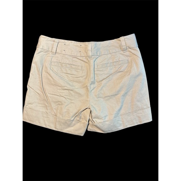 Ann Taylor Womens Signature Chinos Shorts Beige Pockets Mid Rise Size 0 - Picture 3 of 5